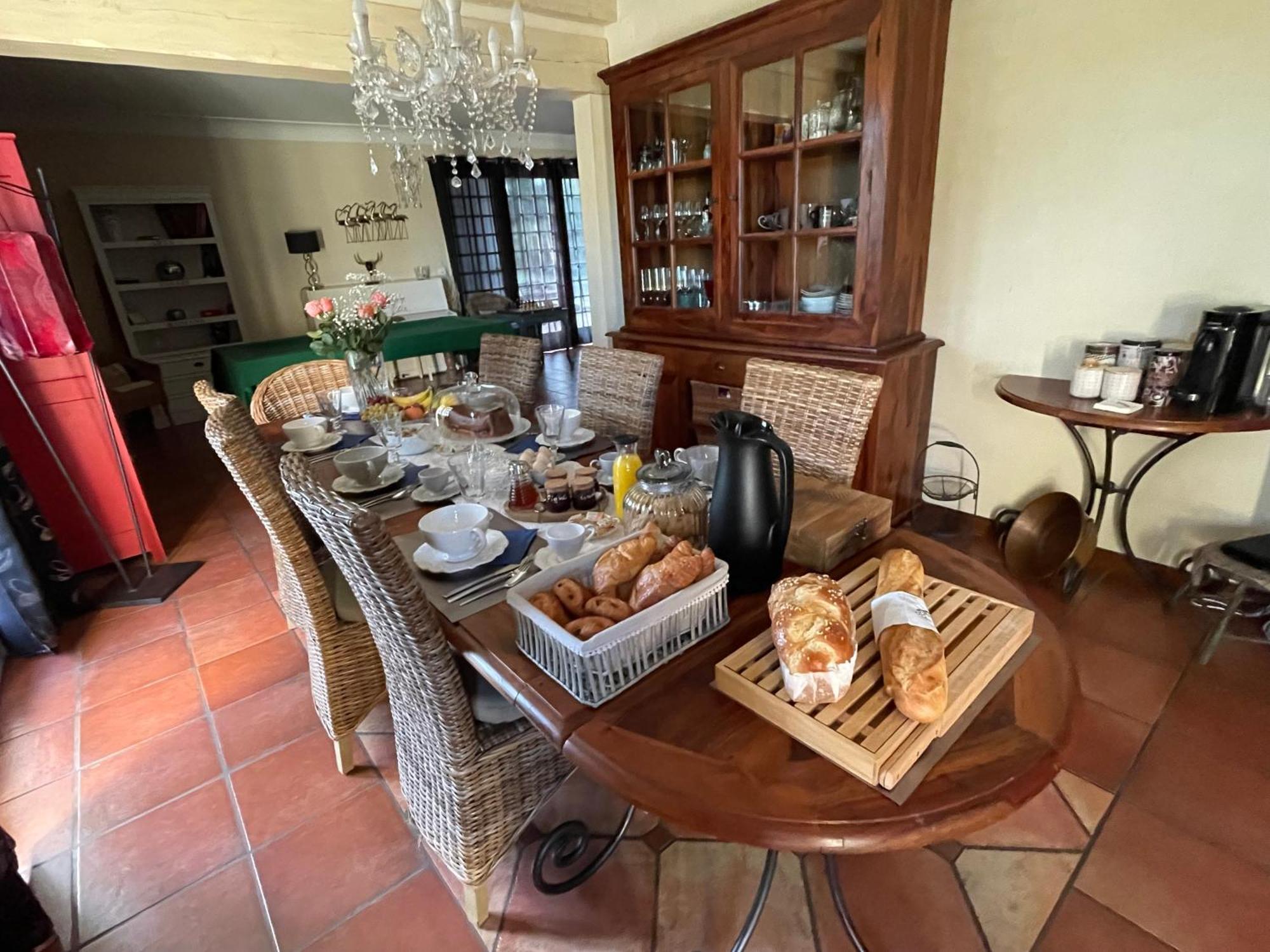 Bed and Breakfast La Belle Chaumiere Bretagne-de-Marsan Экстерьер фото