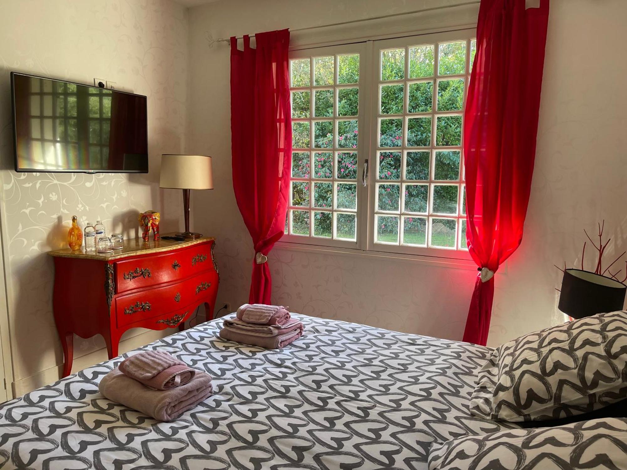 Bed and Breakfast La Belle Chaumiere Bretagne-de-Marsan Экстерьер фото