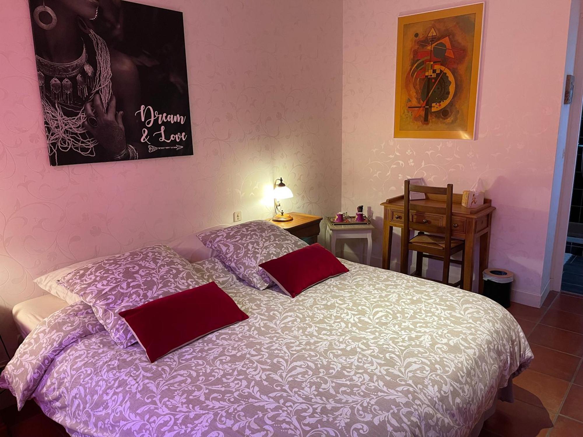 Bed and Breakfast La Belle Chaumiere Bretagne-de-Marsan Экстерьер фото