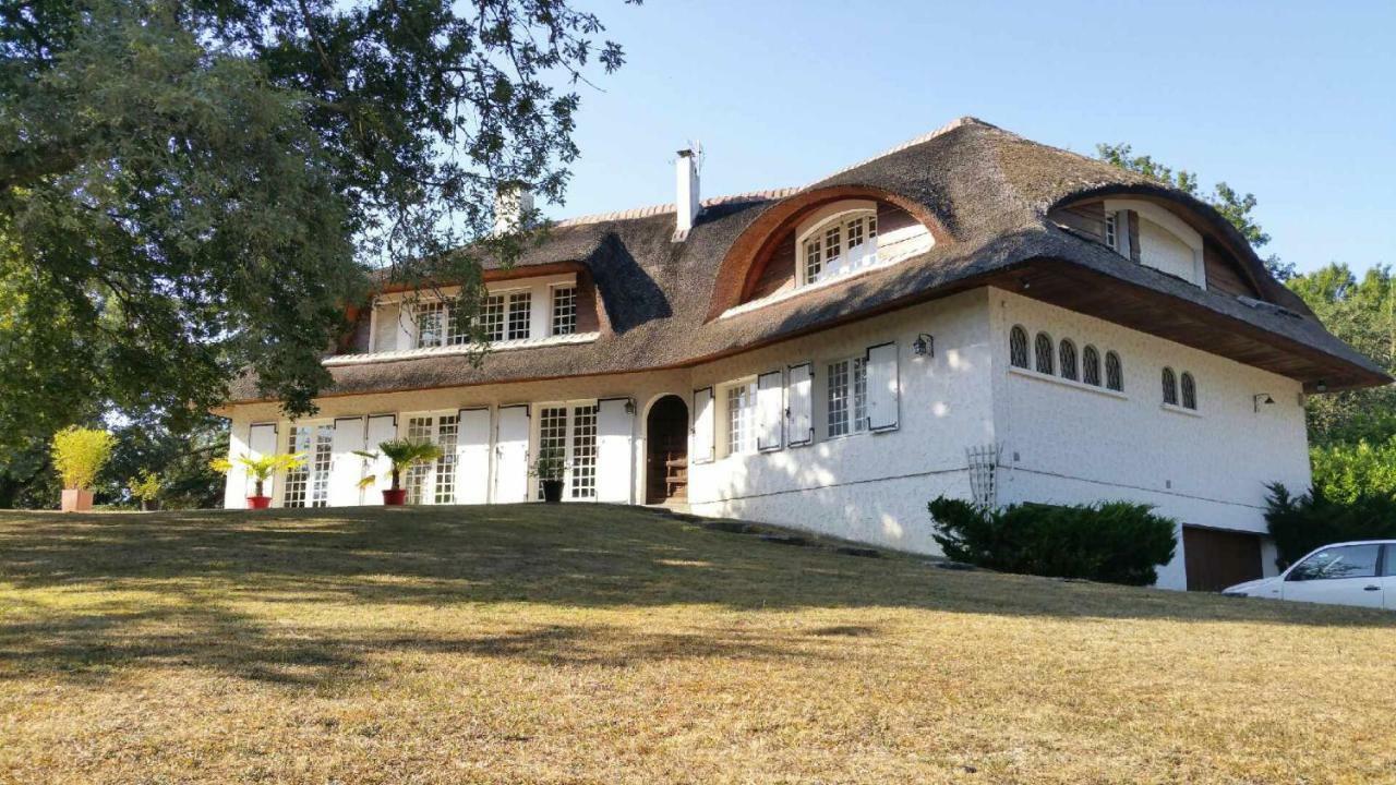 Bed and Breakfast La Belle Chaumiere Bretagne-de-Marsan Экстерьер фото