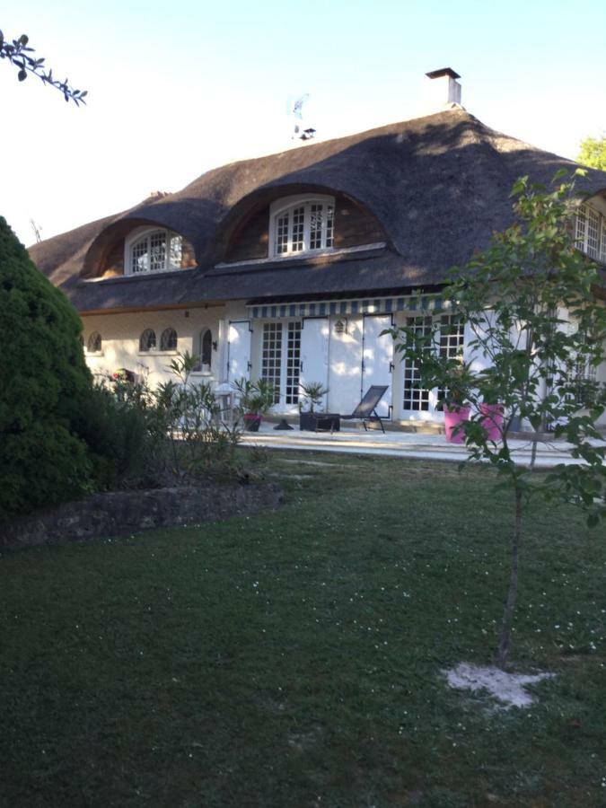 Bed and Breakfast La Belle Chaumiere Bretagne-de-Marsan Экстерьер фото